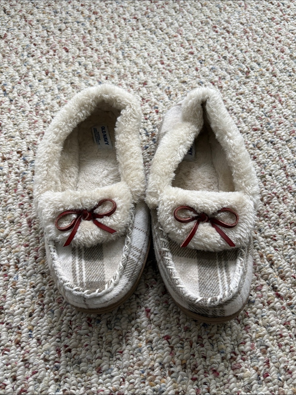 Old Navy Cream Plaid Women’s Slippers with Bow Accent